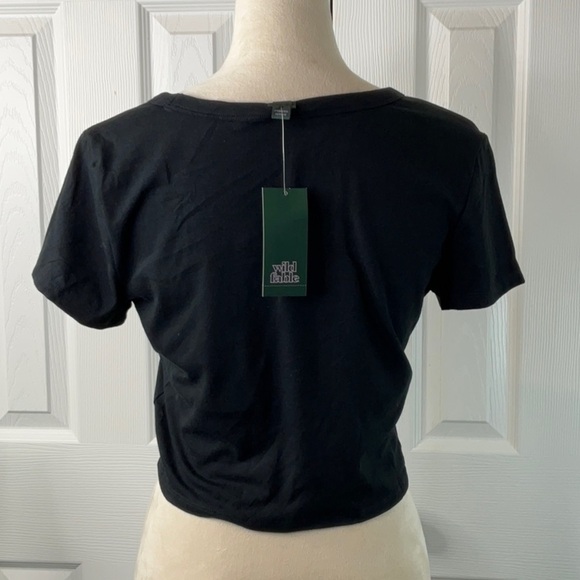 Wild Fable - Women's Short Sleeve V
Neck Cropped T Shirtless Various Sizes - Picture 6 of 7